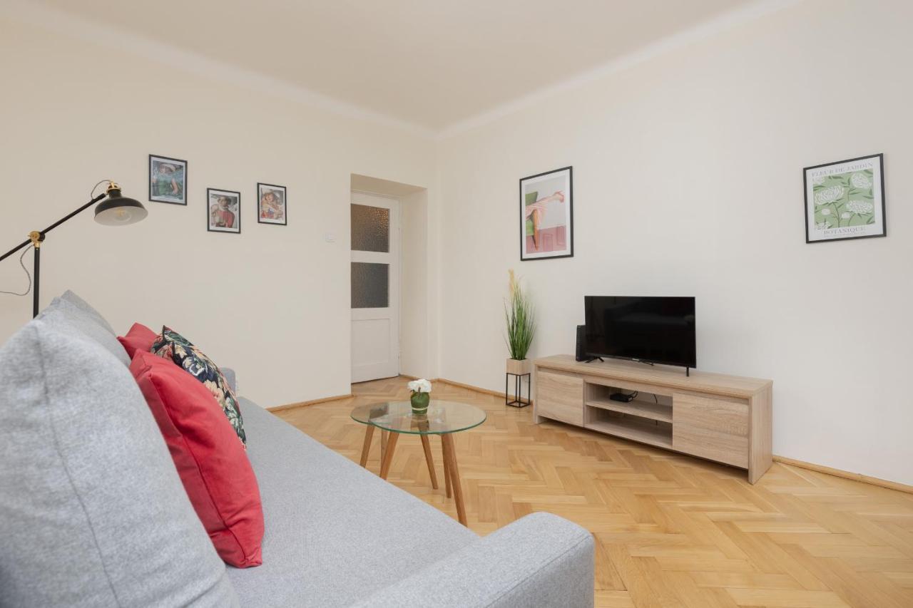 Apartament Biale Aleje Mokotow Metro By Renters