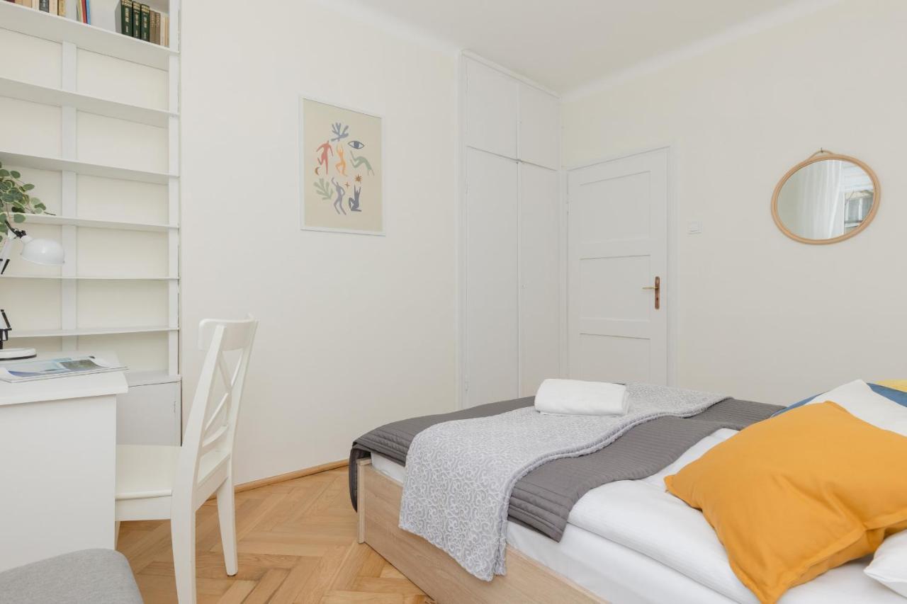 Apartament Biale Aleje Mokotow Metro By Renters *